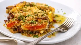 Запеченные яйца под соусом бешамель