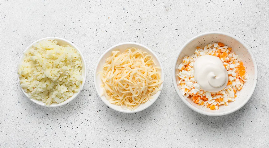 Стожки из фарша с грибами, картошкой и сыром