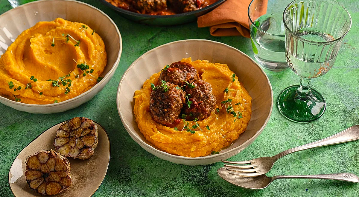 Рецепт пюре из батата и картофеля с печеным чесноком и сливками 10%