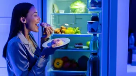 Как обмануть вечерний голод: диетолог назвала десерты, которые не отразятся на фигуре