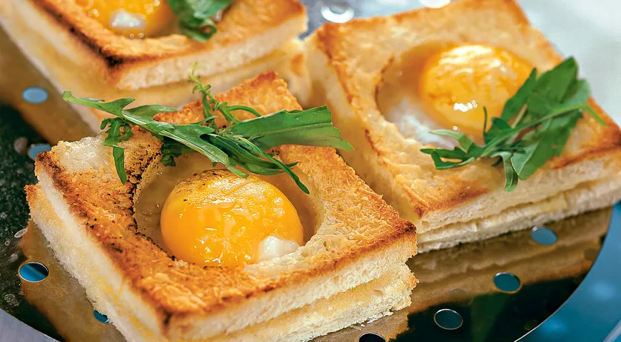 Горячие бутерброды с яйцом в духовке 