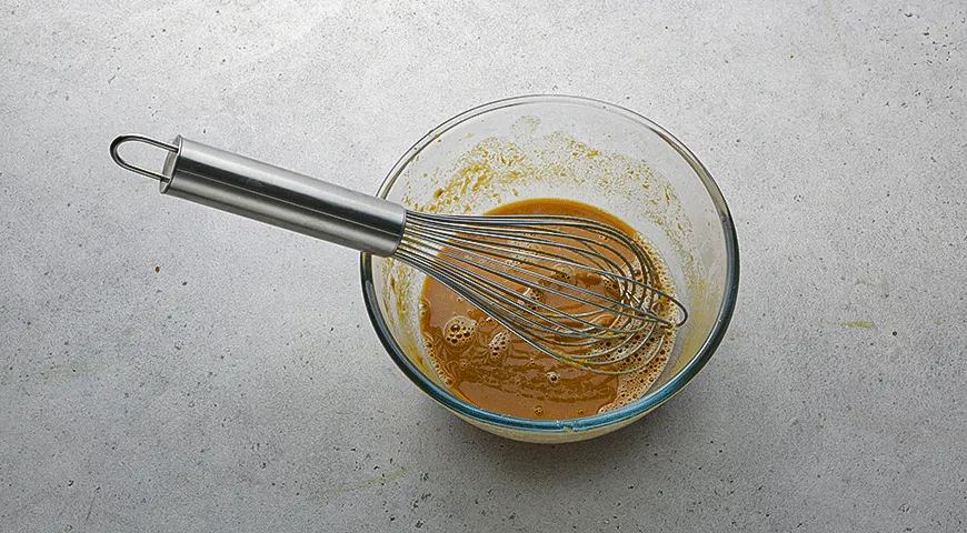 Салатные рулеты с индейкой, овощами и арахисом