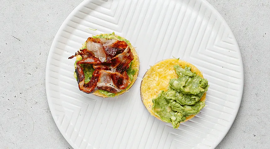 Яичные сэндвичи с сыром и беконом