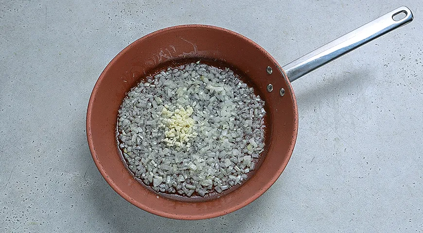 Куриный фарш с фасолью и шпинатом