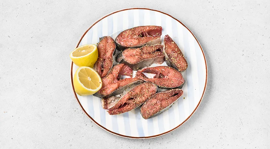 Стейк из кеты на сковороде