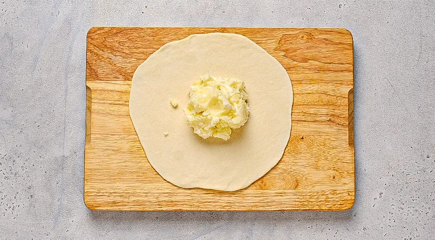 Хычины с сыром и картофелем