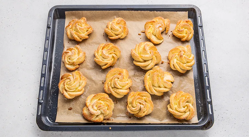 Булочки-розочки из дрожжевого теста