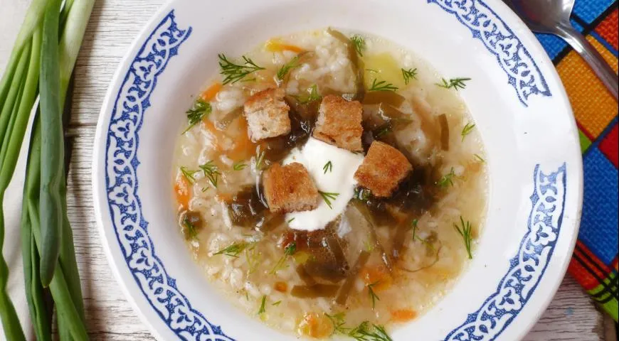 Картофельный суп с рисом и морской капустой