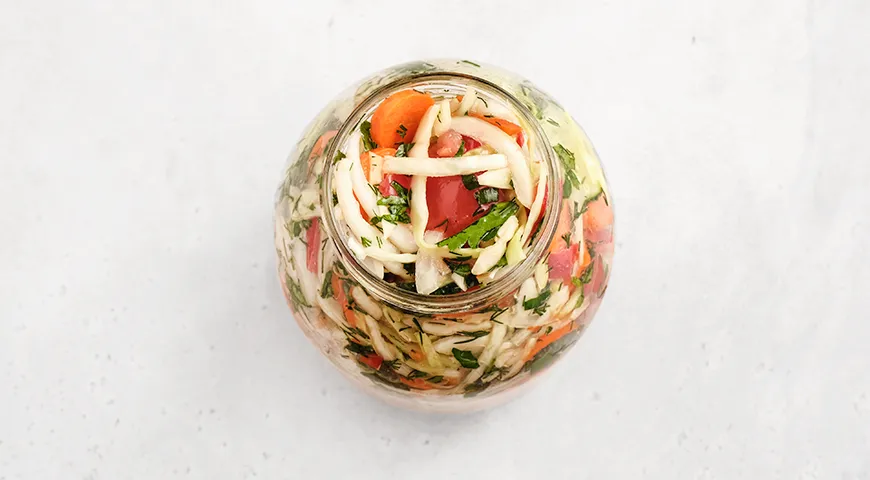 Салат “Кубанский” на зиму с капустой и огурцами