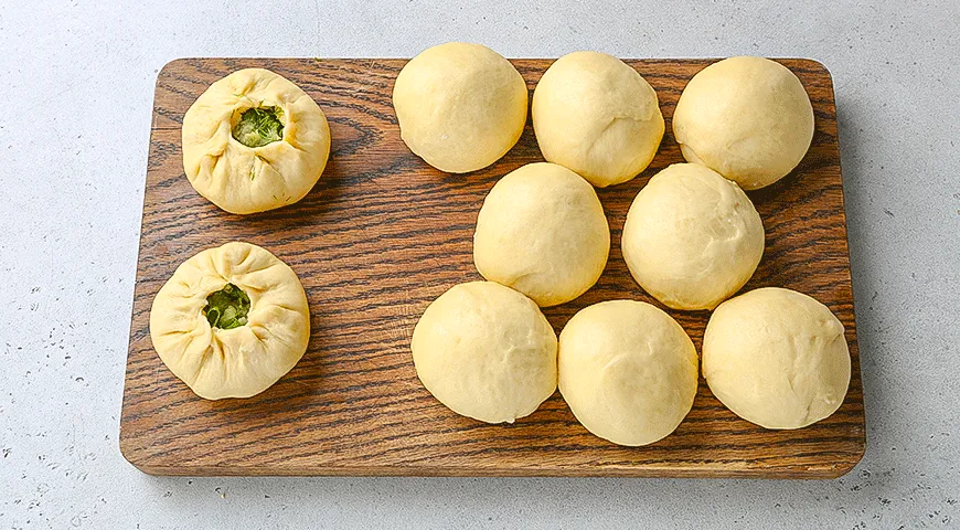 Беляш с печеным картофелем и икрой