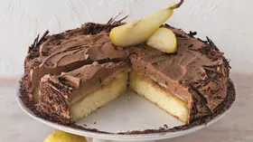 Торт с грушами и шоколадным кремом