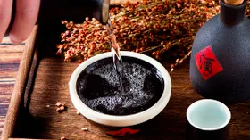 Почему китайцы обожают байцзю — самый продаваемый крепкий алкоголь в мире