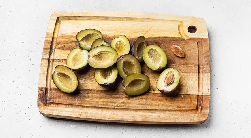 Сливы в собственном соку без сахара