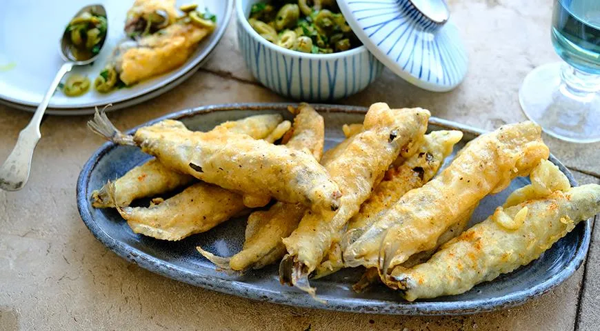 Рецепт мойвы-темпура с оливковой сальсой