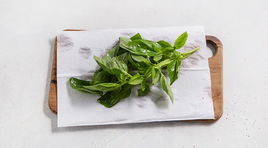 Бутерброды с киви, плавленым сыром и чесноком