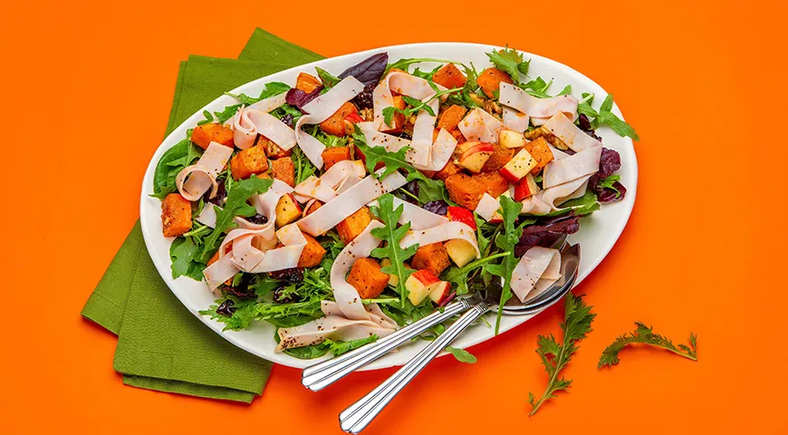 Салат с бататом и индейкой