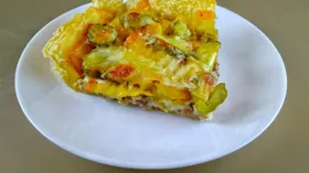 Слоеный пирог с картошкой, фаршем и сыром
