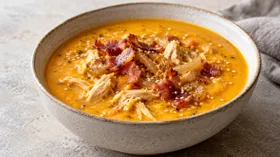 Тыквенный суп с курицей и беконом