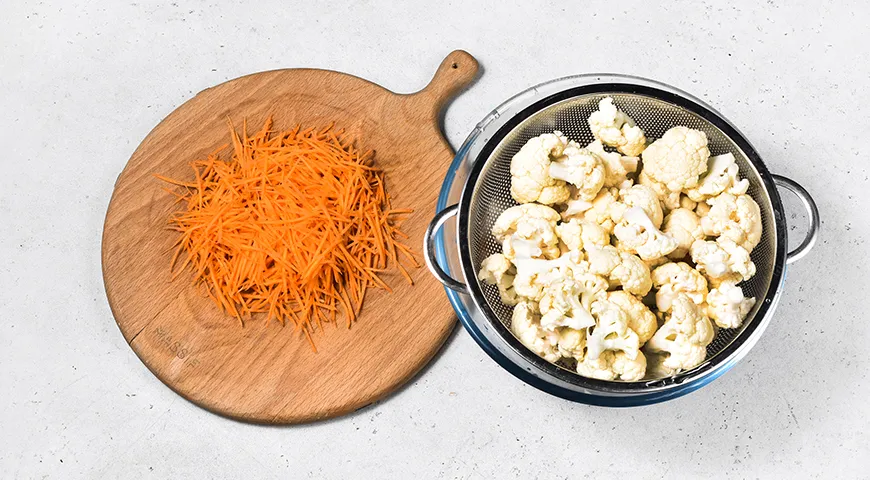 Маринованная цветная капуста с морковкой по-корейски