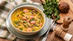 Суп с сосисками и вермишелью