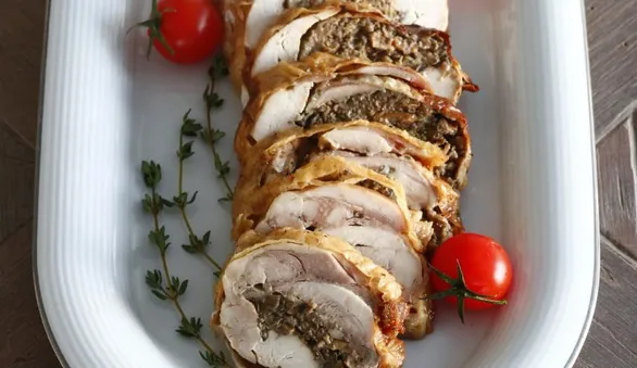 Рулет из курицы с грибами