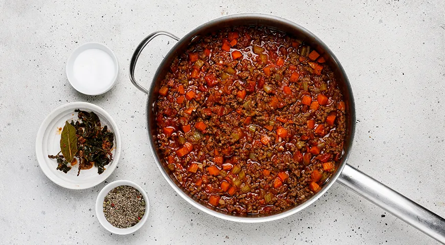 Подливка из фарша на сковороде