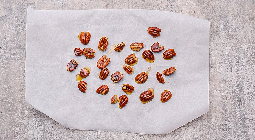 Салат с грушей и голубым сыром