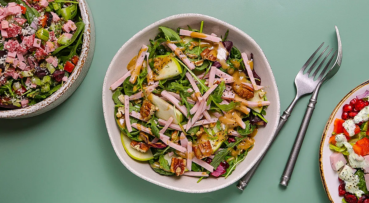 Рецепт салата с ветчиной, зеленым яблоком и пеканом