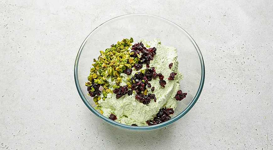 Муссовая фисташковая пасха