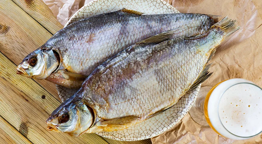 В России и странах СНГ сушеный лещ — закуска к пиву