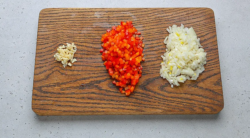 Баклажаны, фаршированные фаршем и кускусом