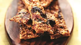 Рецепты с продукцией пчеловодства, изюмом и курагой