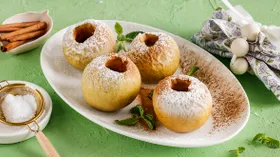 Яблоки с медом в духовке