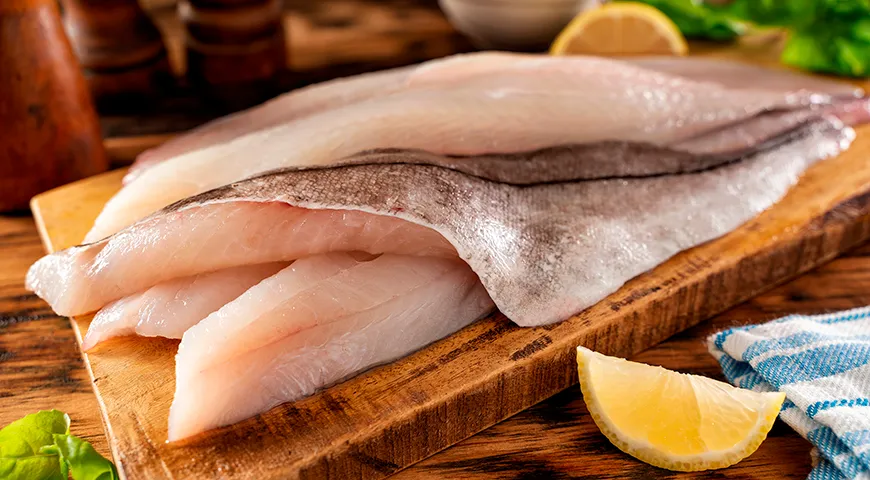 Мясо пикши — белое, немного слоистое, без выраженных кровяных сосудов