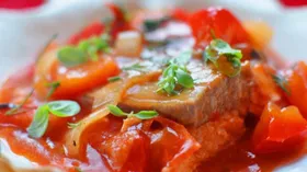 Рецепты с соусами, лососем и томатами