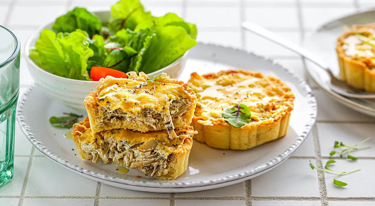 Рецепт жюльен в тарталетках с добавлением Голландского сыра