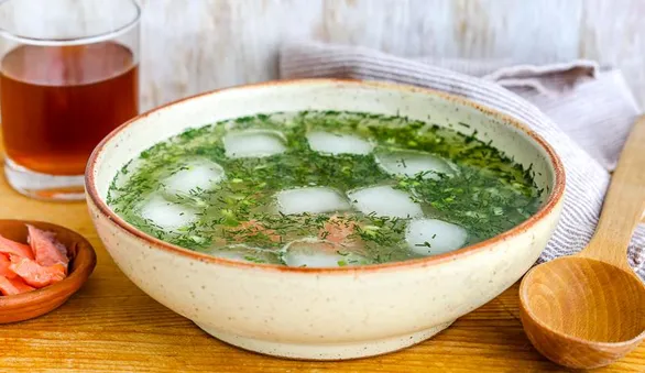 Ботвинья с квасом и лососем