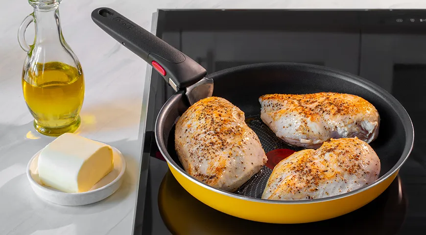 Куриная грудка в сливочном соусе с пармезаном