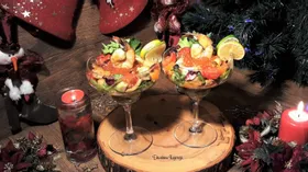 Рождественский салат из морепродуктов с красной икрой