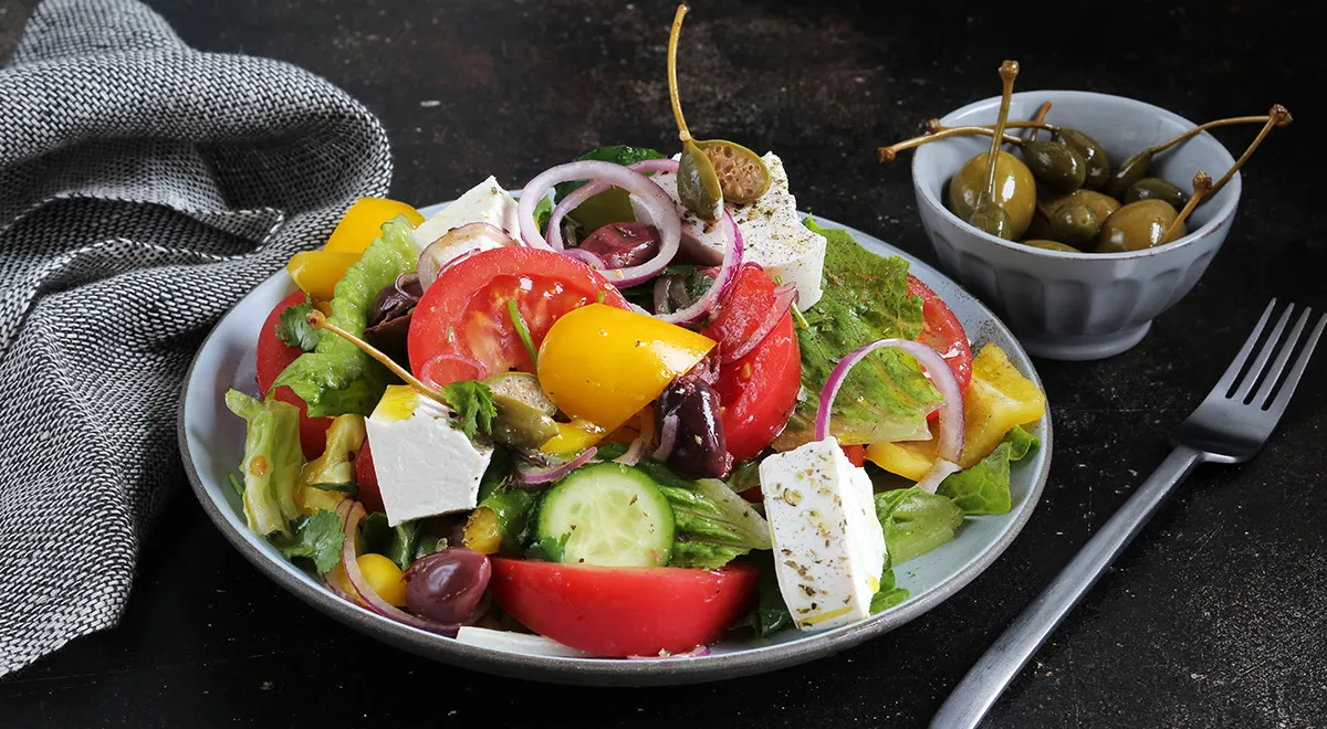 Греческий салат хориатики