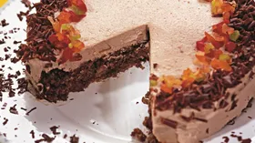 Шоколадный торт с меренгой