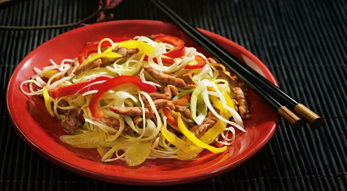 Яичная лапша с мясом