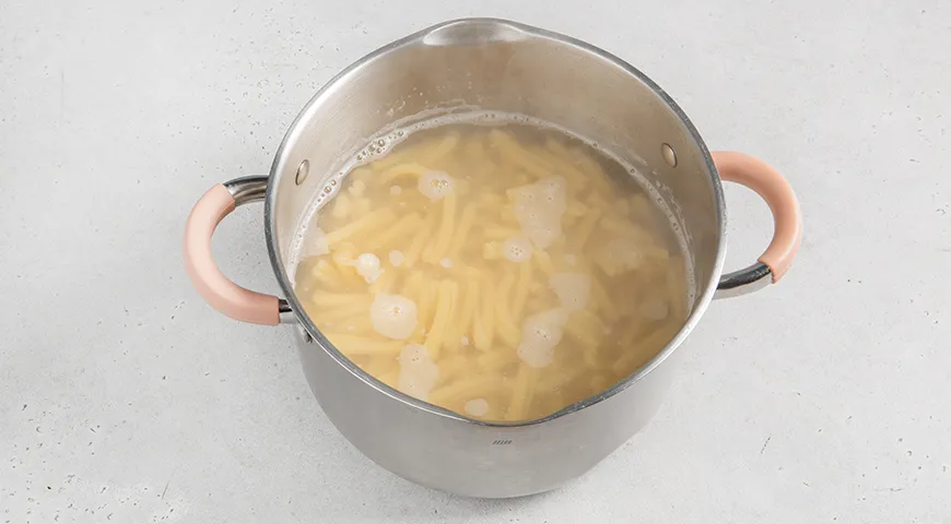 Макароны с сыром и сливками