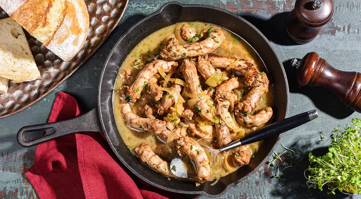 Рецепт тушеных куриных шей с луком