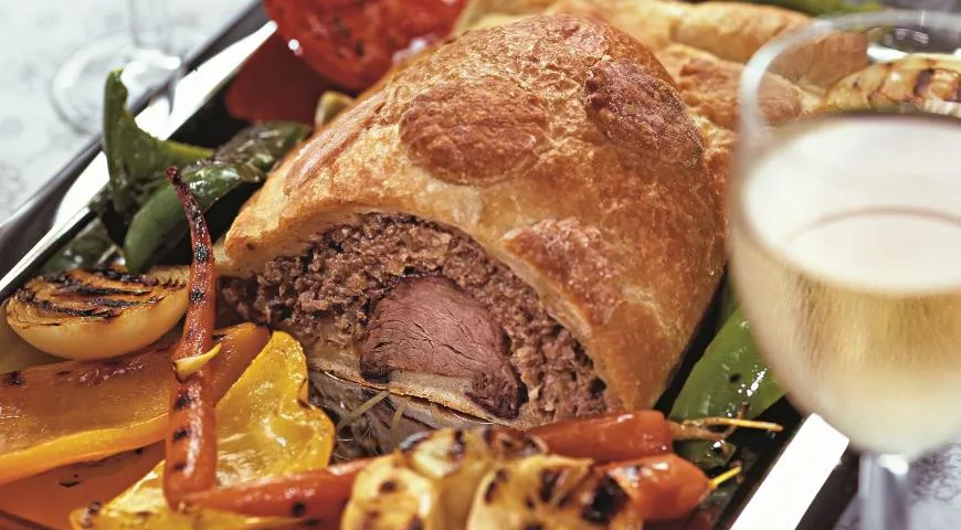 Ростбиф в слоеном тесте