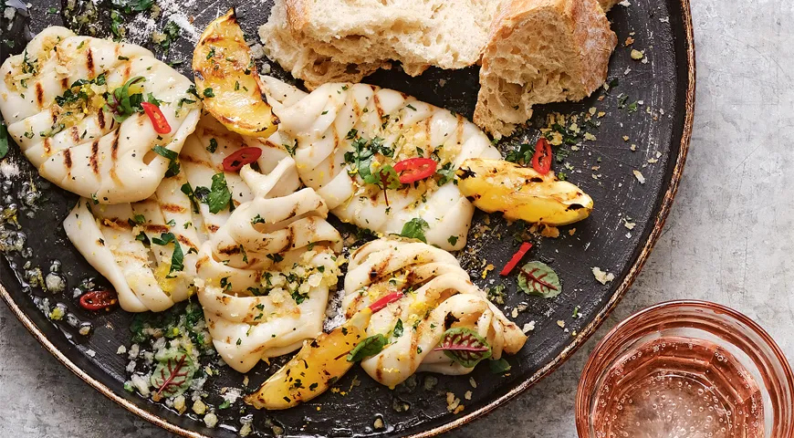 Острые Кальмары на гриле с чесноком