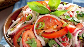 Рецепты с грецким орехом, томатами и огурцом
