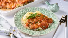 Филе куриное под сыром и помидорами в духовке