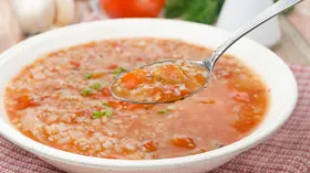 Гречневый суп с помидорами