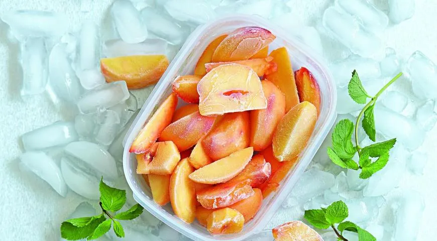 Замороженные на зиму персики, рецепт см. здесь